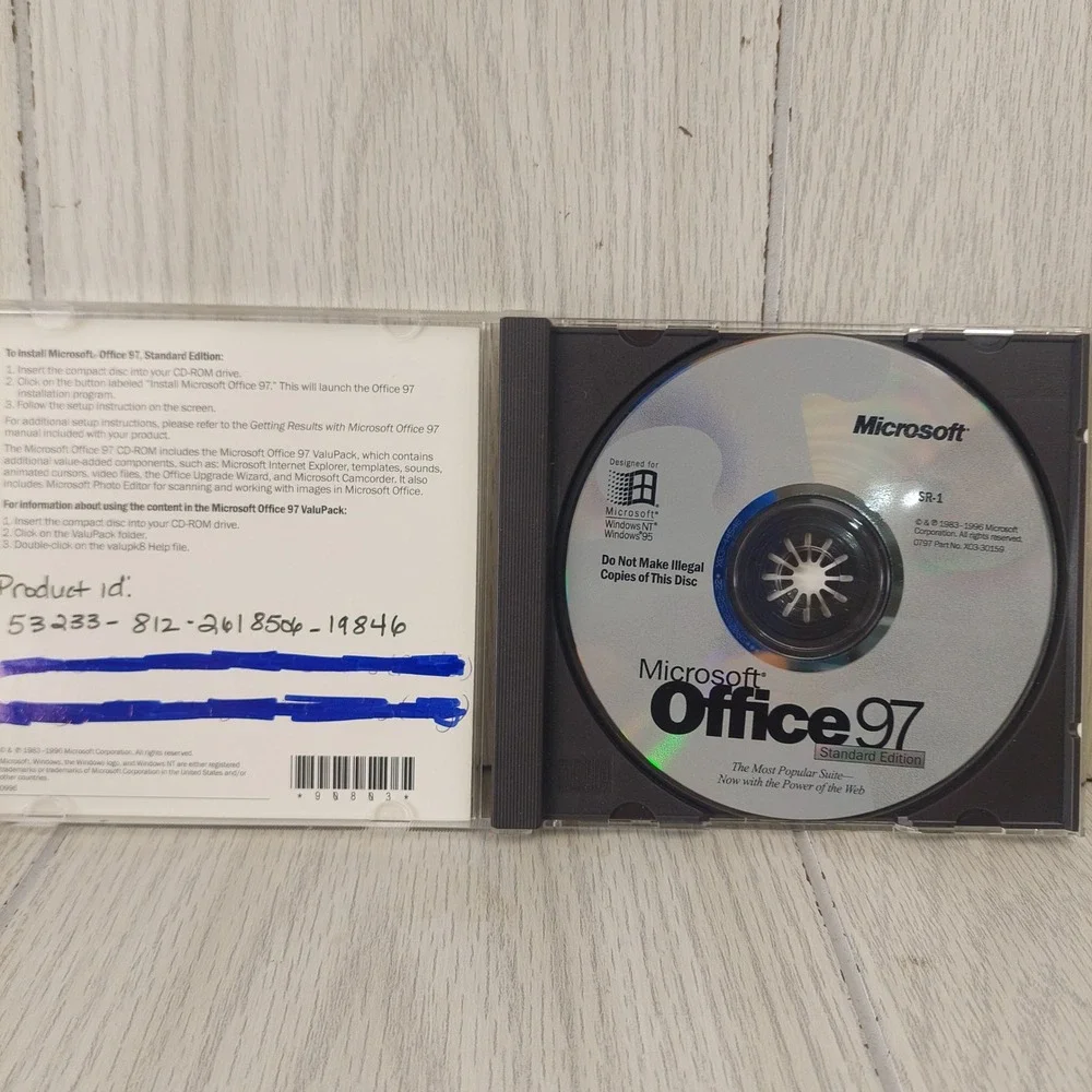 Microsoft Office 97 Standard Edition Windows 95 NT PC CD-ROM with Key Vintage